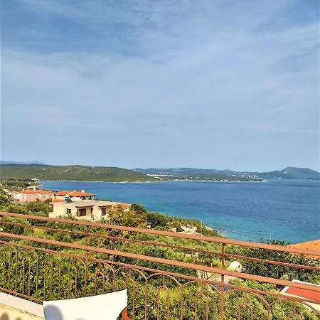 Nireas In Evia * Vatheia