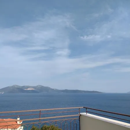 Дом отдыха Nireas In Evia